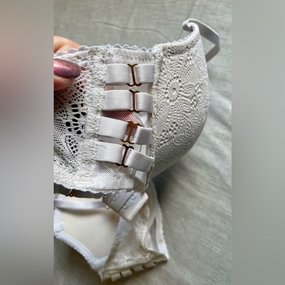 Victoria’s Secret size 34C push up bra - Picture 5 of 5